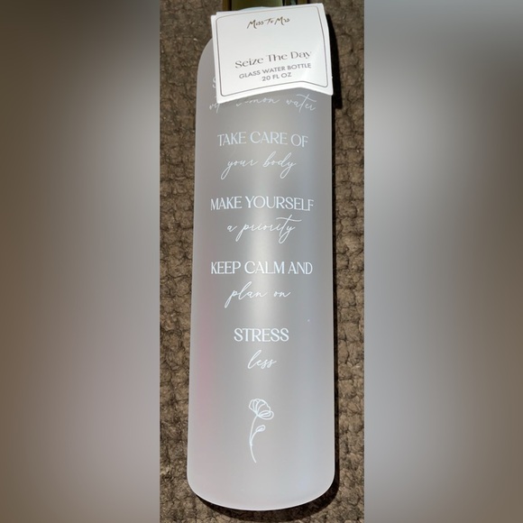 Glass motivational water bottle - Picture 1 of 3